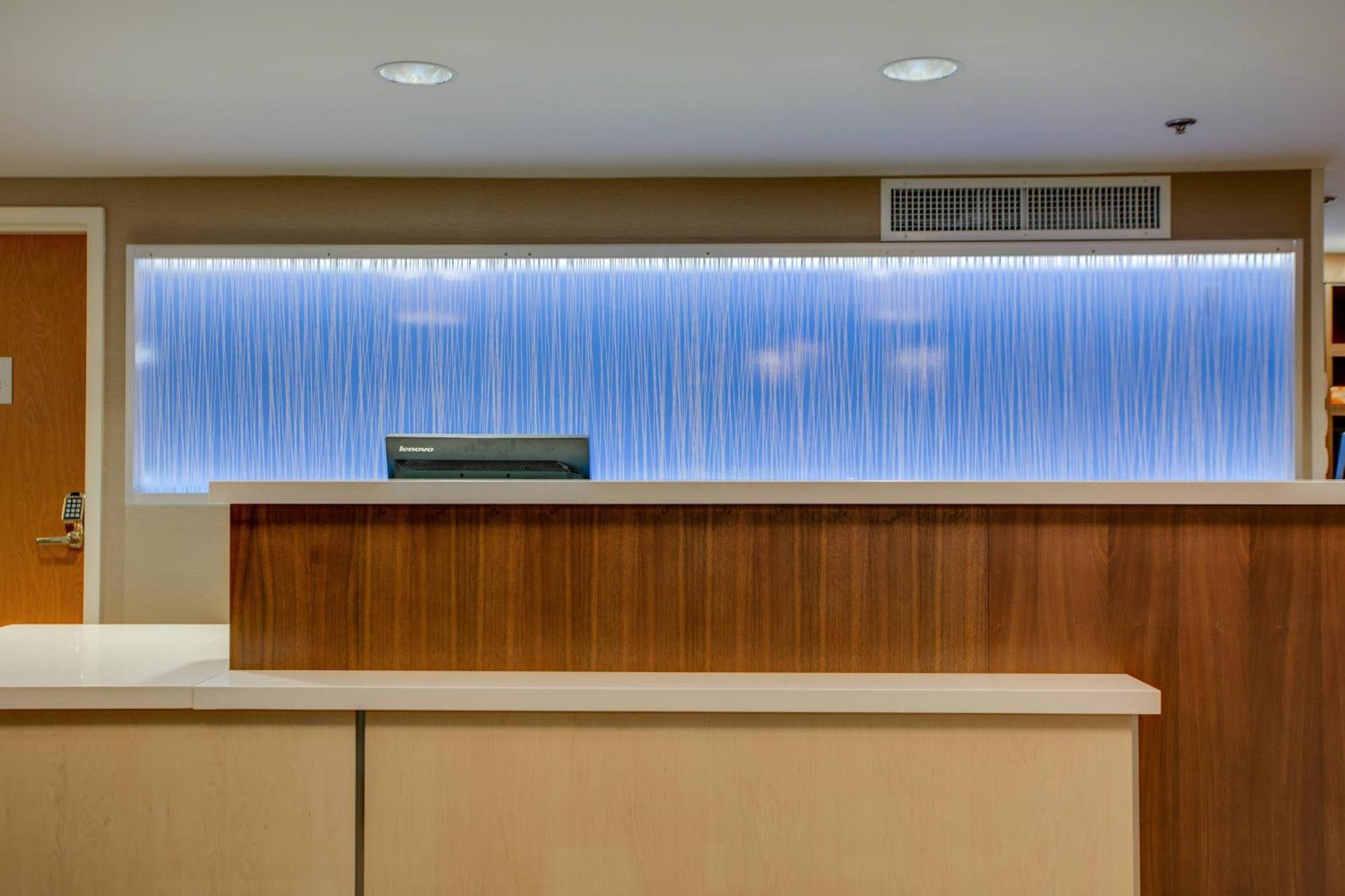Fairfield Inn Portsmouth Seacoast Buitenkant foto